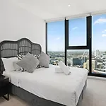 Modern Skyline 3br With Pool Gym And Tub