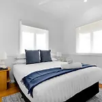 4 Bed Queenslander Views Walk To Suncorp Deck + Parking Holiday home Brisbane