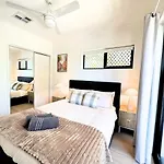 1em Abnb-style 5br, 2 Parking-patio, 5 Mins To Westfield