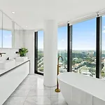 Modern Skyline 3br With Pool Gym And Tub *