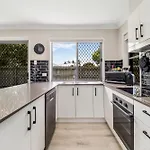 3 Bedroom Fully Renovated Away From * Brisbane