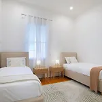 Strathendrick - Timeless Queenslander Haven Near Cbd