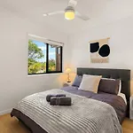 1em Abnb-style 5br, 2 Parking-patio, 5 Mins To Westfield *