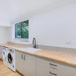 Strathendrick - Timeless Queenslander Haven Near Cbd