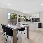 Holiday home 3 Bedroom Fully Renovated Away From *