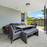 3 Bedroom Fully Renovated Away From Brisbane