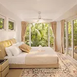Villa 5br Pool - Bbq Retreat - Sleeps 11 Max - Ev Station