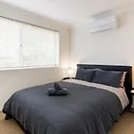 Quiet & Cozy Bulimba Escape