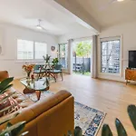 Stylish, Spacious Retreat With Plunge Pool - Casa Cranbrook