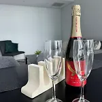 Skyrise Upper Floor Infinite Pool Apartment