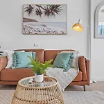 Sensational Cliff-Top Waterfront