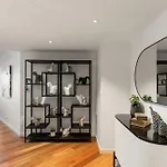 Skylight Brisbane Apartment With Free Parking