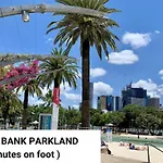 Level 10 Views 2Br With Private Balcony & Parking