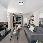 Dusk A Luxury 2bed 2bath Cbd Sky With Pool Parking And Brisbane