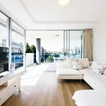 Family-Friendly 2Brwalk To River & Shops Pool&Gym