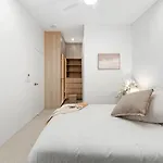 Dune Designer 2 Bedroom Apartment With River Views Parking Pool