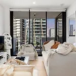 Cs - Gorgeous Views 2br W Parking, Pool & Gym *