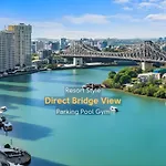 Direct Story Bridge Views - Sleeps 6 - Parking - Apartment Brisbane