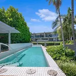 Bulimba Solace - Poolside Living By River Apartment Brisbane