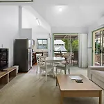 Modern Loft Hideaway 1Br Parking Bright Chic Springhill6