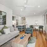 Modern 2Br City Retreat Heart Of Vibrant West End