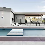 2Br Apt Privately Managed, Free Carpark, Wifi, Pool In Panorama Bowen Hills