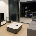 2Br Apt In Queens Wharf - Level 29 Sky Harbour Outlook