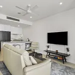 Stylish 2-Bed Apartment In Central South Brisbane