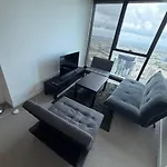 Skyrise Upper Floor Infinite Pool * Brisbane