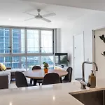 Fortitude Valley Escape With Pool, Gym & Parking