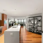 Skylight Brisbane Apartment With Free Parking