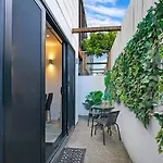 Kelvin Grove Corner - Near Qut Campus, Dining & Cbd