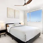 Spring Hill 2Br, 2Ba Retreat Sleeps 6 - Walk To Brisbane Cbd With Pool, Free Parking, Balcony, Views, Fast Wi-Fi & Gym