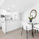 Central Luxurious 1 Bed Apartment