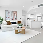 Central Luxurious 1 Bed Apartment