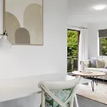 Spacious New Farm Stay With Balcony And Secure Parking