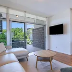 Bulimba Solace - Poolside Living By River