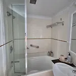 Apartment Pool & Gym & Parking Brisbane