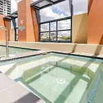 Pool & Gym & Parking Apartment Brisbane