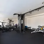 Stylish 2Br Cityside Apt With Pool, Gym And Parking
