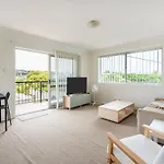 Quiet & Cozy Bulimba Escape