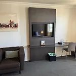 One-Bedroom City Escape I Mantra On Queen