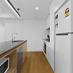 Brisbane One Views Level 15 2Br Apartment