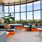 Central Luxurious 1 Bed Apartment