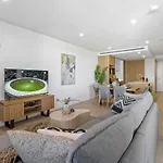 Gabba Retreat - Rooftop Pool & Stunning City View