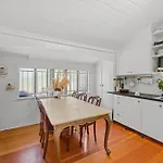 Gladstone Highgate Hill Apartment