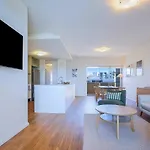 Bulimba Solace - Poolside Living By Brisbane River