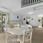 Modern Loft Hideaway 1Br Parking Bright Chic Springhill6