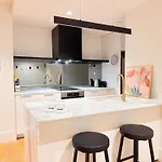 James Street 2Br2Bath With Free Parking
