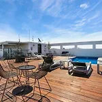 Apartment South 1-bed With Spacious Balcony